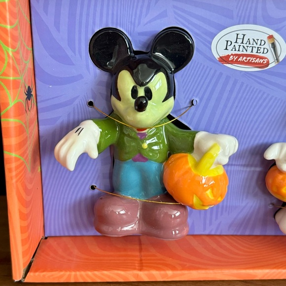Disney Halloween Mickey Frankenstein & Minnie Bride Hand Painted Ceramic Shakers - Picture 3 of 10